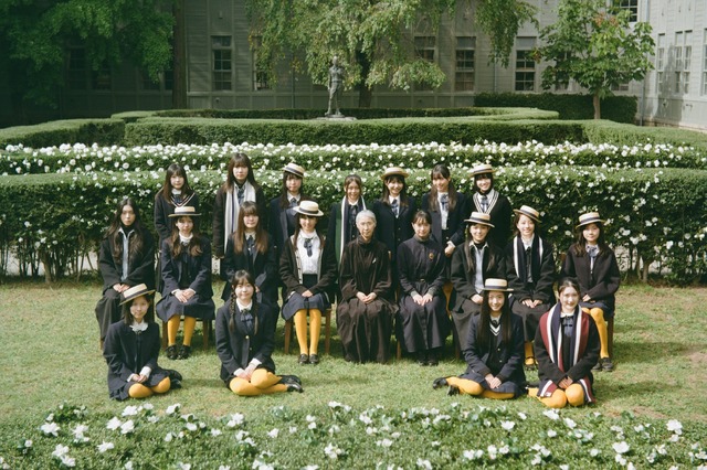 『白の花実』©2025 BITTERS END/CHIAROSCURO