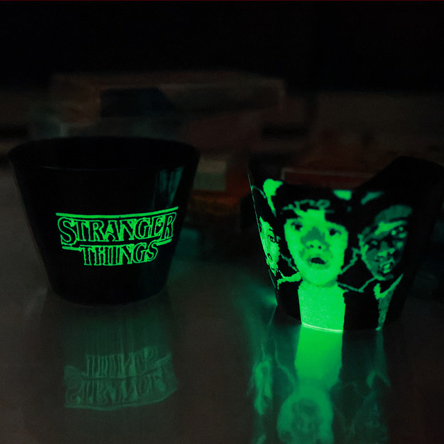 サイズ：φ8×H6.1cm / 170cc価　格：2,500円(2,750円)　Netflixシリーズ「ストレンジャー・シングス 未知の世界」× 蕎麦猪口大事典ルミナスシリーズ