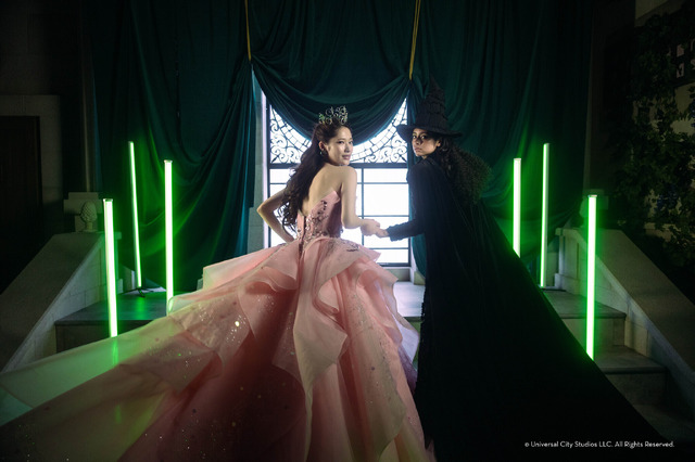 「リトル・マーサ」『ウィキッド』フォトプラン© Universal City Studios. All Rights Reserved.