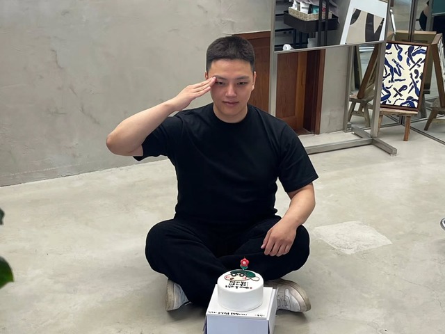 子役出身俳優ヨ・ジング、入隊前日に“坊主頭”公開！1年6カ月の兵役スタート【PHOTO】