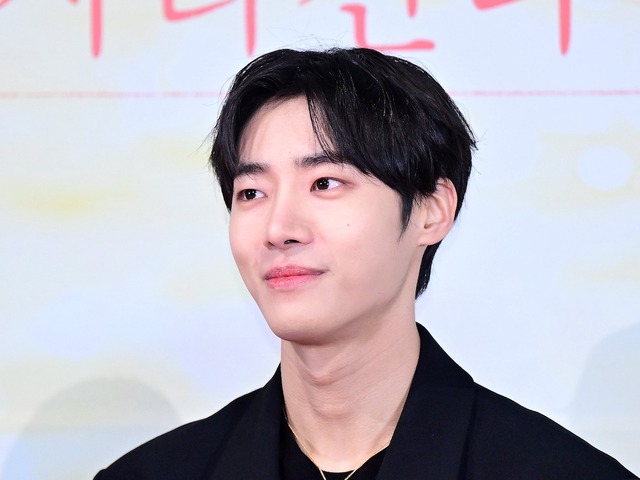 端正なルックスにオールマイティな演技力。ピュアな素顔も魅力のチュ・ヨンウを深掘り！