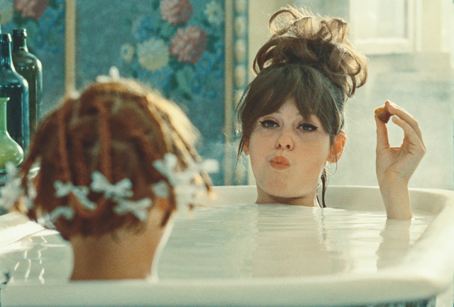 『ひなぎく 4K レストア版』©Czech audiovisual fund, source: NFA