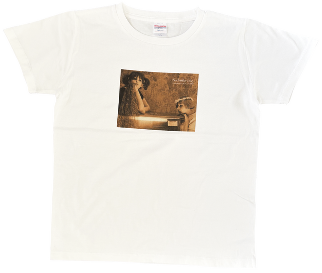 『ひなぎく 4K レストア版』Tシャツ白A ©Czech audiovisual fund, source: NFA