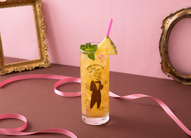 グラス（ニック）　　税込1,980円／「ズートピア2」OH MYCAFE©Disney