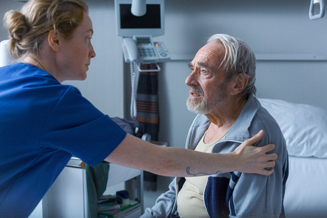 『ナースコール』© 2025 Zodiac Pictures Ltd / MMC Zodiac GmbH