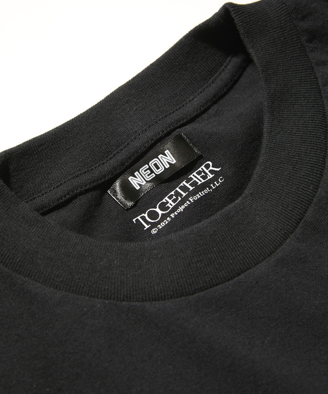 『トゥギャザー』公式グッズTOGETHER PHOTO TシャツB© 2025 Project Foxtrot, LLC 　