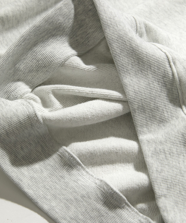 『トゥギャザー』公式グッズTOGETHER SWEAT© 2025 Project Foxtrot, LLC 　