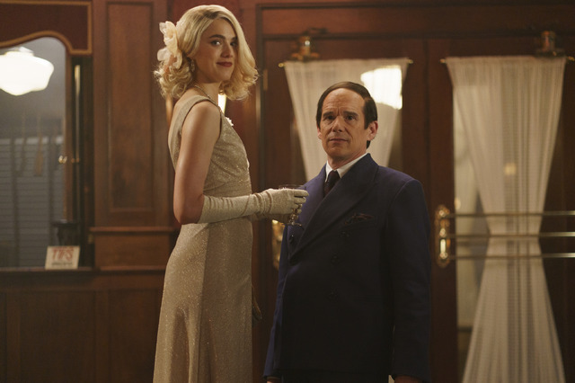 『ブルームーン』© 2025 FUNNY VALENTINE, LLC ALL RIGHTS RESERVED.