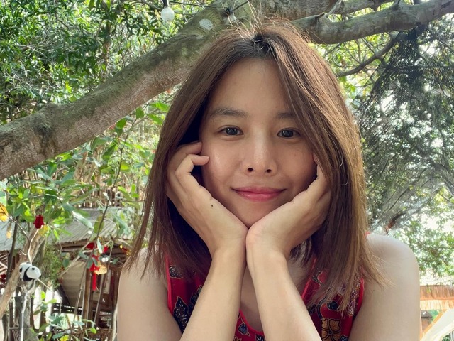 イ・ドンゴンの“元妻”チョ・ユニ、愛娘の留学スタートを見届け…マレーシアで「のんびり」【PHOTO】