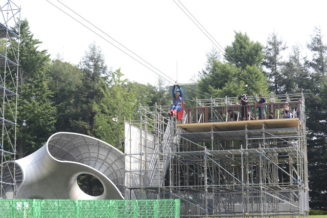 スーパーマン★直美／『マン・オブ・スティール』 in ミッドパーク アスレチック -東京空中散歩-