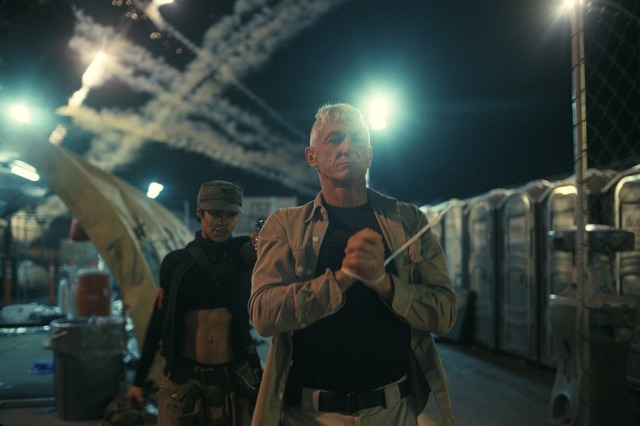 『ワン・バトル・アフター・アナザー』