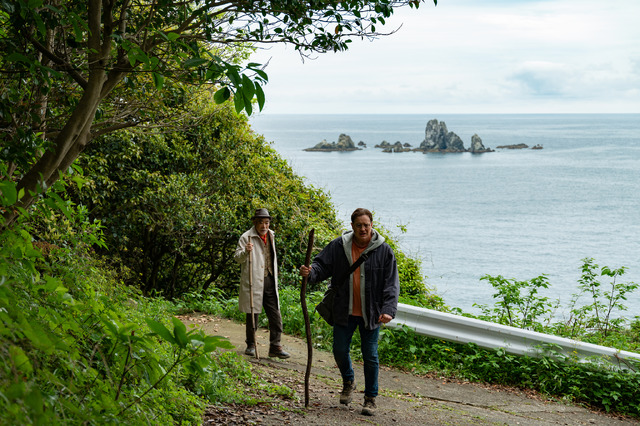 『レンタル・ファミリー』©2026 Searchlight Pictures. All Rights Reserved.　