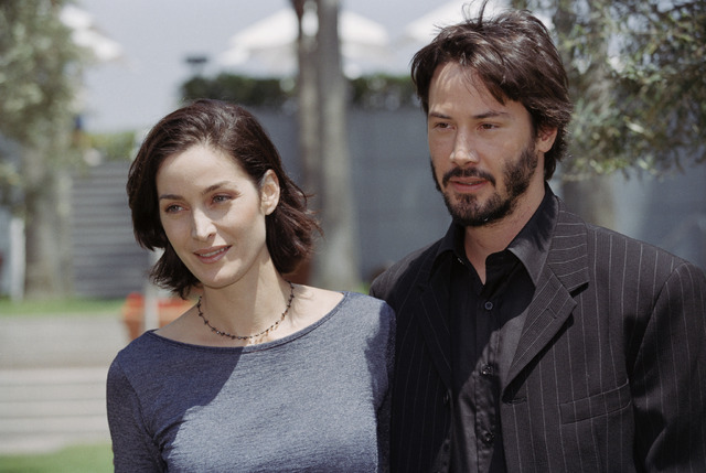 キアヌ・リーヴス、キャリー＝アン・モス　Photo by Christian Maury/Sygma/Sygma via Getty Images