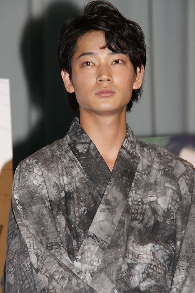 『夏の終り』の完成披露試写会／綾野剛さん