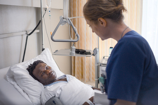 『ナースコール』© 2025 Zodiac Pictures Ltd / MMC Zodiac GmbH