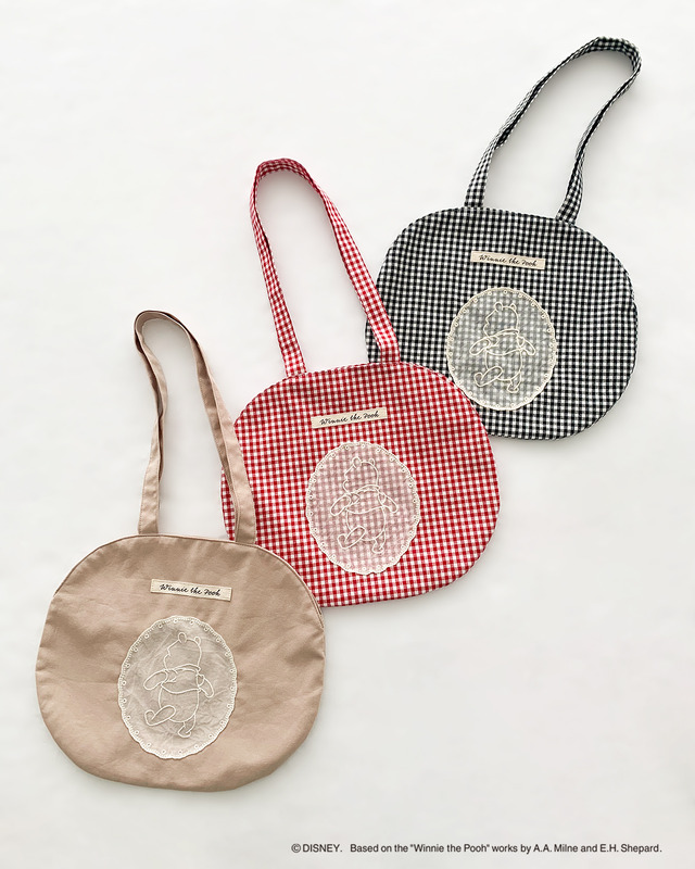 【Disney】くまのプーさん/レース付き丸バッグカラー：ベージュ/レッド/ブラック価格：￥4,950