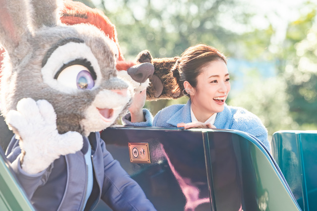 上戸彩がサプライズでパレードルートに登場！スペシャルグリーティング、『ズートピア2』公開初日に開催