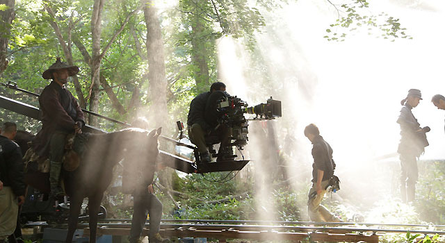 メイキング『許されざる者』 -(C) 2013 Warner Entertainment Japan Inc.