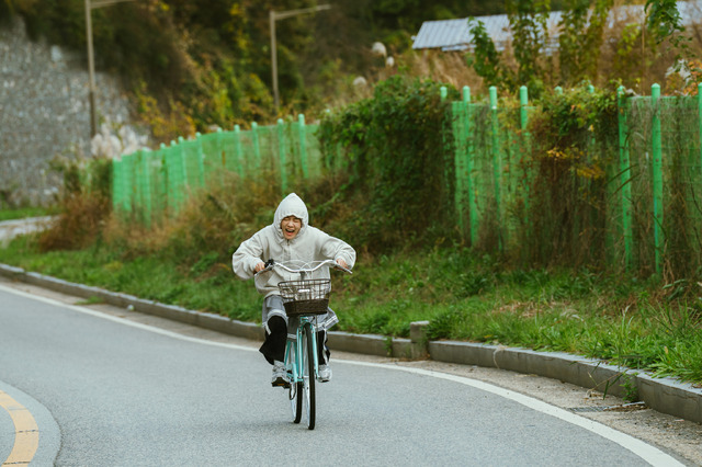 「ロマンスの絶対値」© Amazon MGM Studios