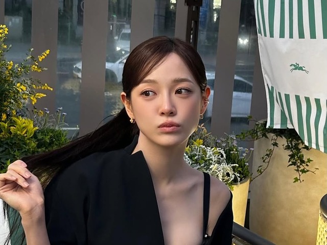 雰囲気変わった？『社内お見合い』女優キム・セジョン、 美しさに磨きがかった事務所移籍後の近況【PHOTO】