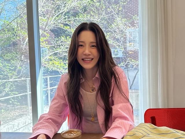 「こんな55歳になりたい」『善徳女王』女優コ・ヒョンジョン、“春そのもの”になった近況【PHOTO】