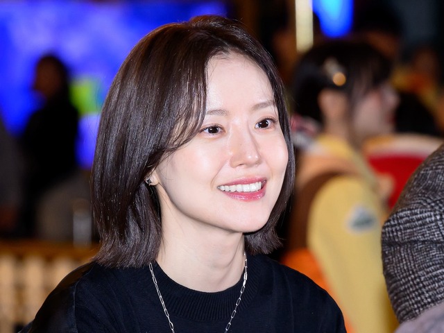 “熱愛報道ゼロだったのに…” 女優ムン・チェウォン、電撃結婚で浮上した「授かり婚」疑惑を即座に否定
