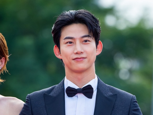 “プレ花婿” 2PMテギョン、センス溢れる結婚式の招待状が話題！「10点満点中10点」