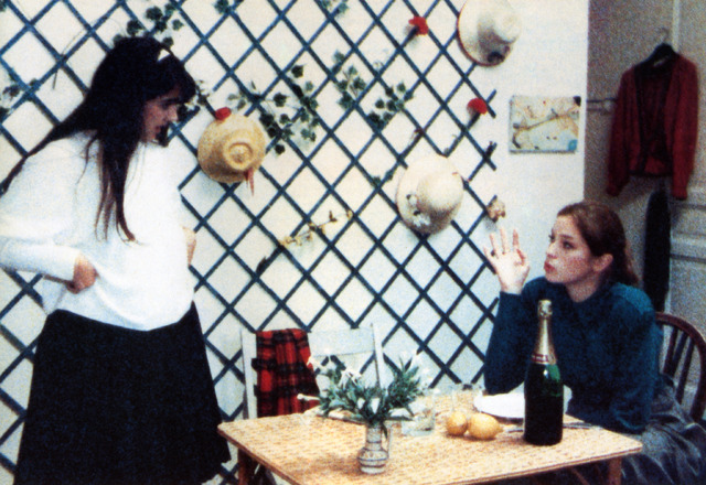 『レネットとミラベル 四つの冒険』© 1987 – LES FILMS DU LOSANGE– C.E.R. COMPAGNIE ERIC ROHMER