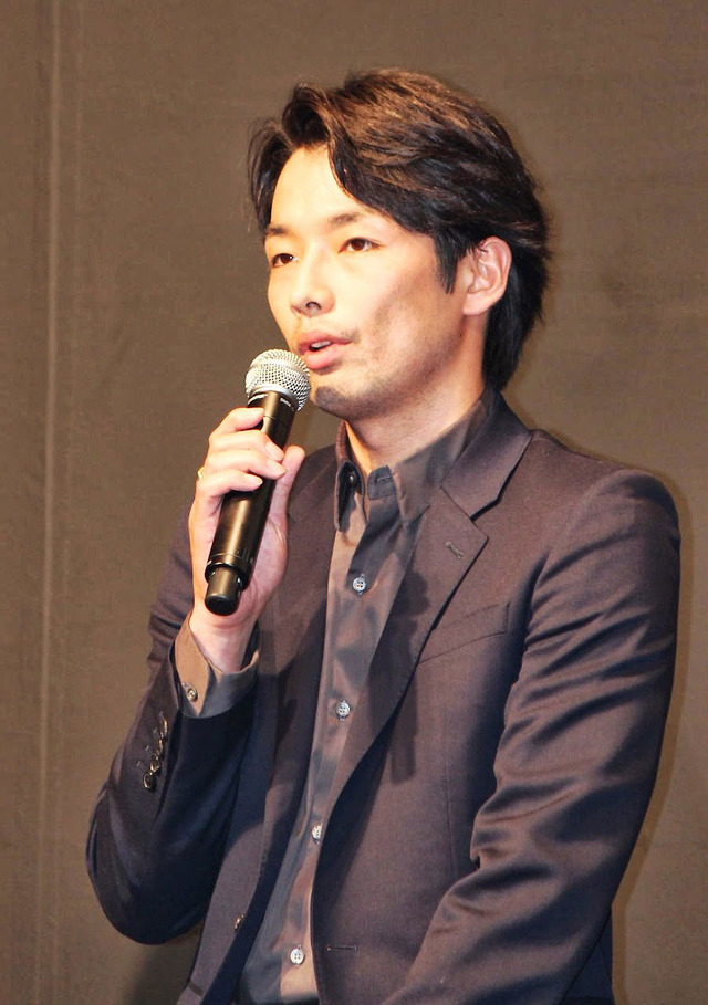 『人類資金』完成記者会見／森山未來さん