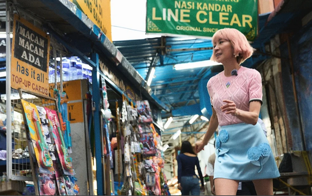 『サンディワラ』（Sandiwara）