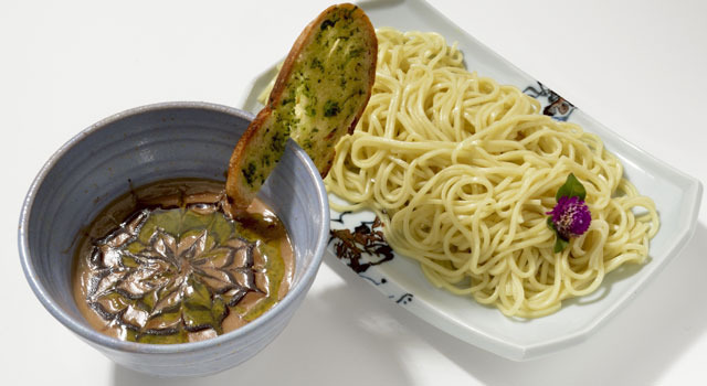 「ラーメンゼロ PLUS」（本館3F）「栗と白湯（パイタン）のつけ麺」（1,200円）