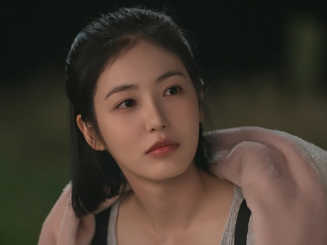 『孤島のエリートドクター』シン・イェウン、視聴者を釘付けにした“美しすぎる涙”の瞬間
