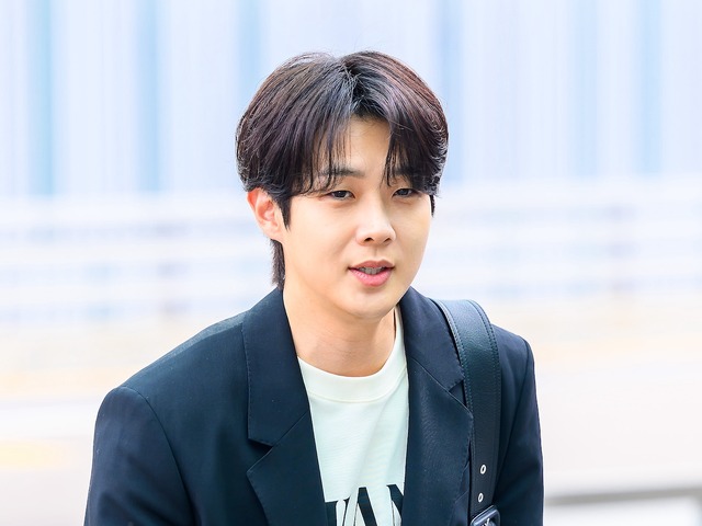 俳優チェ・ウシク、突如浮上した“黒人ファン差別”疑惑を自ら釈明「時間が短すぎた」