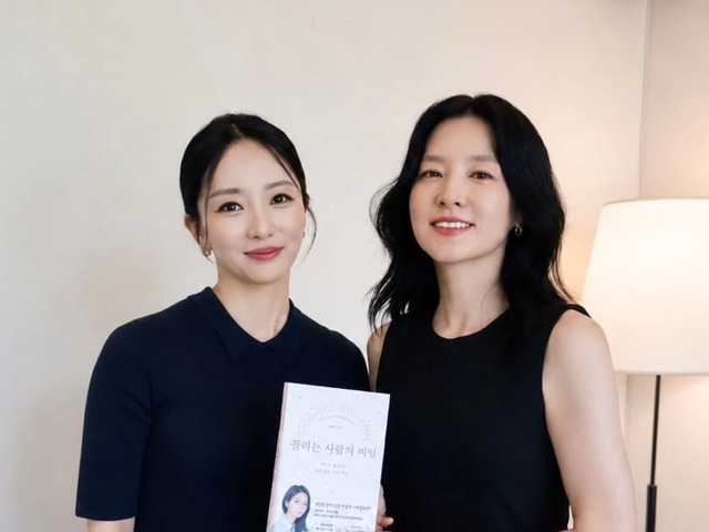 「美しさの擬人化」イ・ヨンエ、ナチュラルな姿でも圧倒的な品格…SNSでの心温まる交流も話題【PHOTO】