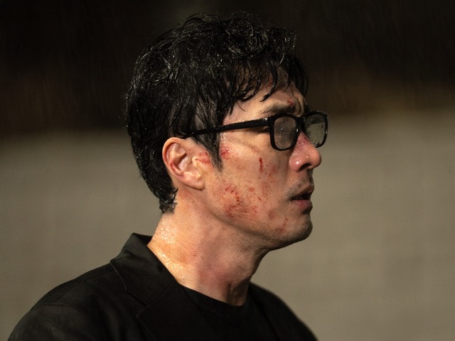 娘を探すため闇落ちした父親…『エージェント・キム』主演ソ・ジソブ、豪雨の中での“凄絶アクション”に高まる期待