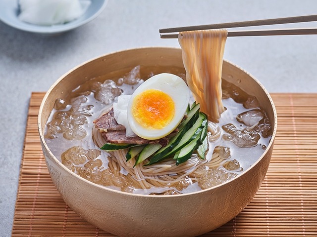暑い季節だからこそ美味しい！夏バテ気味でもペロリといける、韓国の夏グルメ