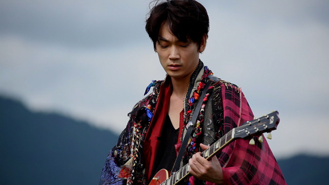 「綾野剛　RUN GO RUN　～裸にしたい男　プレミアム・エディション～」-(C) 2013　NHK／PEACE TRIBE