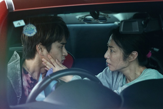 【ご招待】鈴鹿央士、成宮寛貴、森七菜共演の映画『藁にもすがる獣たち』完成披露試写会に10組20名様