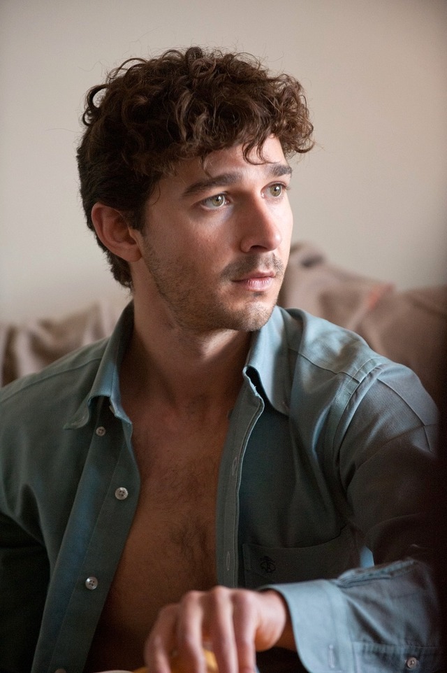 シャイア・ラブーフ『ランナウェイ／逃亡者』 - (C) 2012 TCYK, LLC. ALL RIGHTS RESERVED.