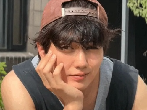 子役出身俳優ユ・スンホ、少年のような顔と男らしい肉体美が光る“ギャップの魅力”【写真】