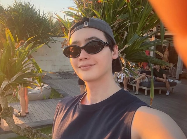 「一回り明るくなった表情」イ・ジョンソク、波乱の破局から一転…リゾートで過ごす癒やしの時間【写真】