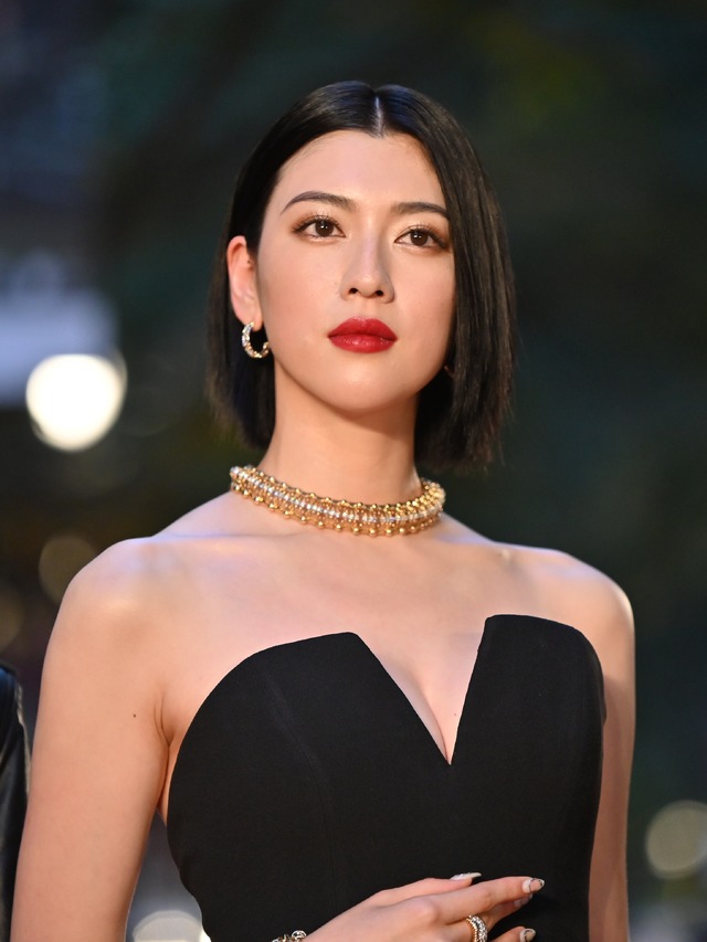三吉彩花　写真：VCG/アフロ