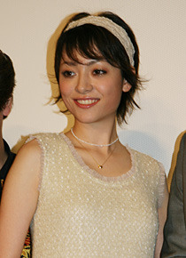 『逃亡くそたわけ−21才の夏』初日舞台挨拶　美波