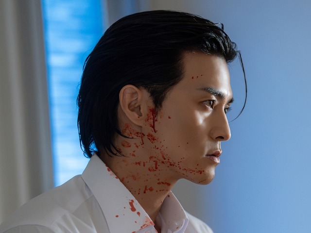 俳優キム・ジフンが『財閥 x 刑事2』最終回に“特別出演”！「全身血まみれ」の怪演に戦慄走る…