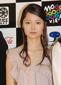 作品、現場について問われ「濃い！」を連発した宮崎あおい