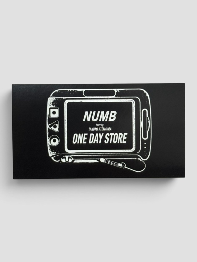 ONE DAY STOREとのコラボ　ステッカー価格：550円（税込）