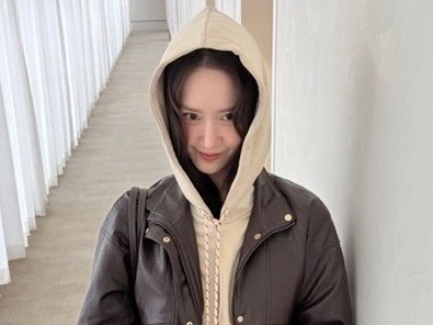 少女時代ユナ、36歳とは思えない若々しさ　秋コーデの近況ショットが話題