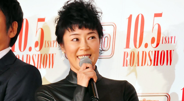 “開眼した（？）”寺島しのぶ／『R100』完成披露舞台挨拶