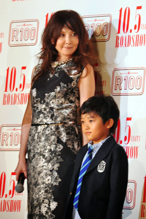 YOU＆西本晴紀／『R100』完成披露舞台挨拶