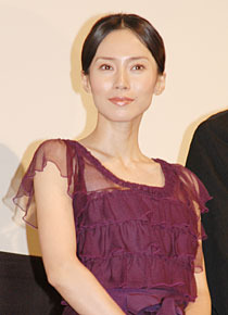 阿部寛のパンチパーマにべた惚れの中谷美紀